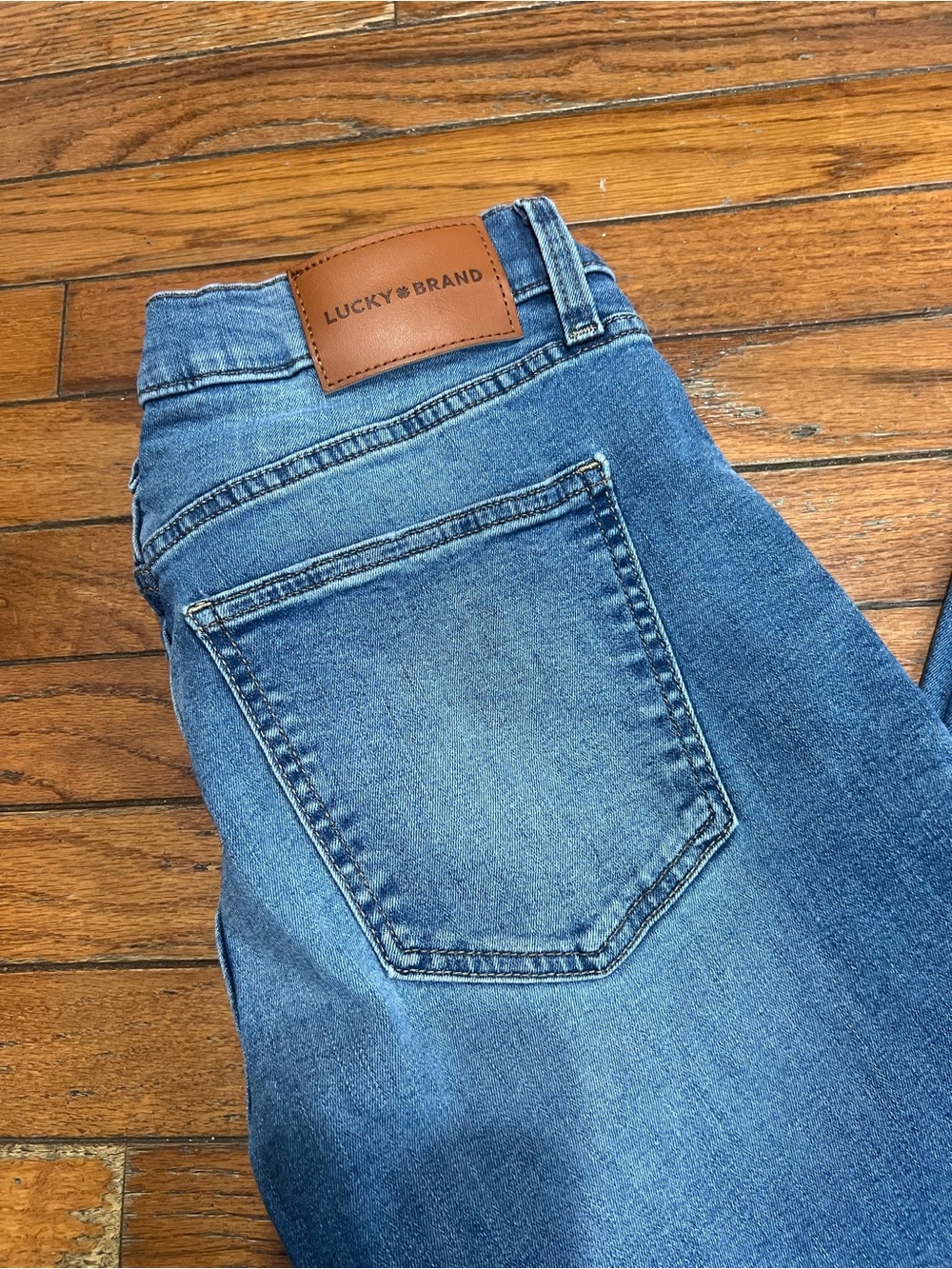 Lucky Brand women Light Blue Slim Jeans size 30